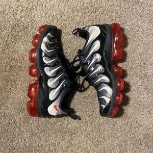Air Vapormax Plus Black Red Size 8.5